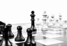 Na czym polega koncepcja TQM?